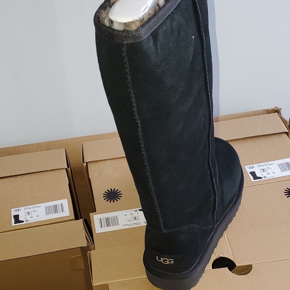 Ugg classic boot black